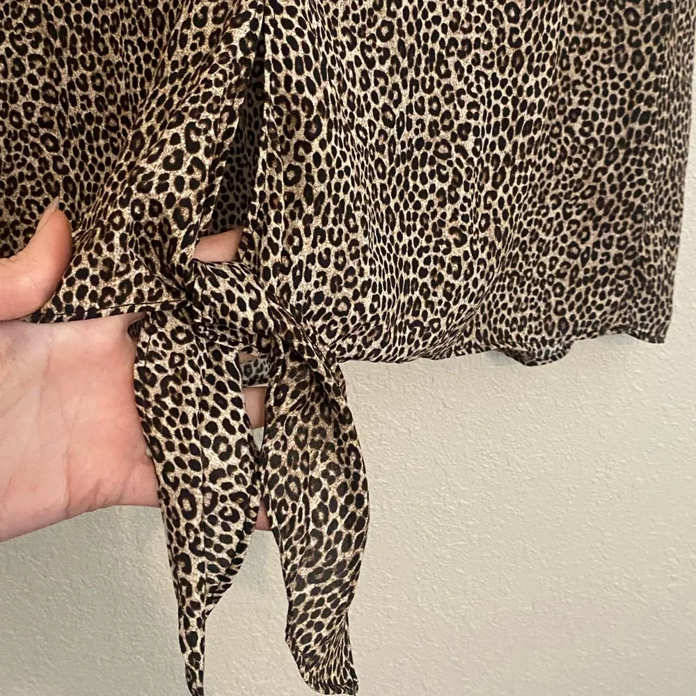MICHAEL KORS Women’s  Sleeveless V- neck Leopard Print Blouse W/ Tie Size Medium
